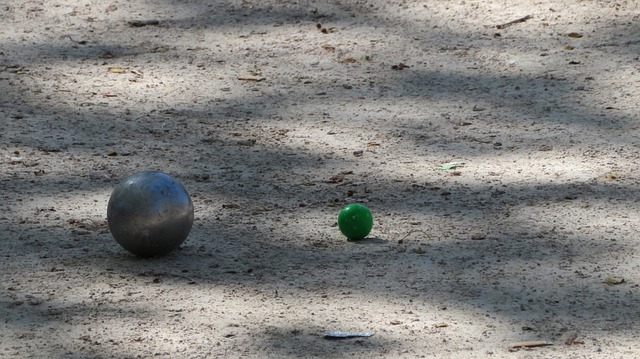 green bocce ball lol dolls